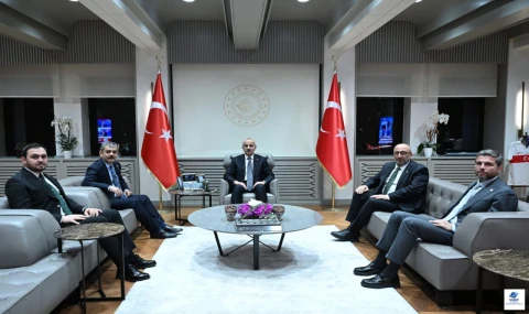 Elazığlı Siyasetçiler Bakan Uraloğlu ile Görüştü: Ulaşım Yatırımları Masaya Yatırıldı