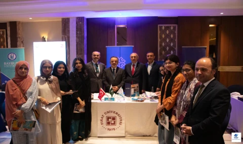 Fırat Üniversitesi Pakistan'da Görkemli Tanıtıldı