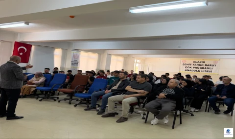 Başkan Ulaş, Hankendi TOKİ'de: "Geleceğin ustalarına girişimcilik anlattı"