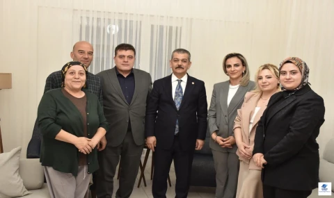 Milletvekili Keleş ve kadın kollarından hemşerilere bayram ziyareti