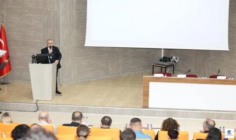 Vali Hatipoğlu, Kadın ve Aile Sempozyumu’na katıldı