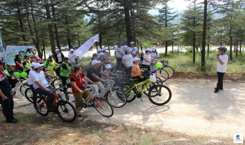 Elazığ Temiz Hava İçin Pedallıyor! "Dünya Bize Emanet" Diyen Cumhuriyet Meydanı’na Koşsun