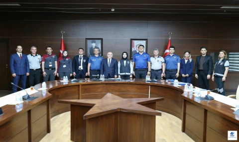 Güvenlik Haftası'nda Vali Hatipoğlu'na Anlamlı Ziyaret