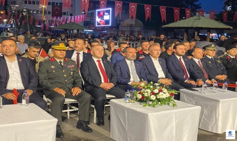 Elazığ'da 15 Temmuz Şehitleri Anma Gecesi Geniş Katılımla Gerçekleşti
