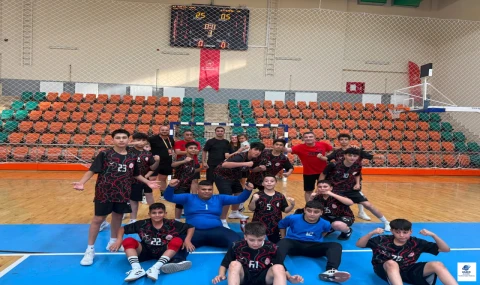 Elazığ'ın Gururu: Minik Hentbolcular Türkiye'de Son 8'de!