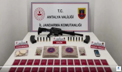 28 İlde Narkotik Operasyonu: 104 Kg Uyuşturucu ve 294 Bin Hap Ele Geçirildi