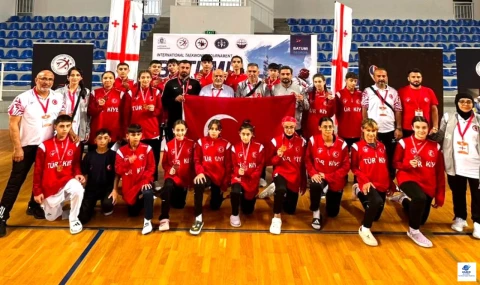 Batum'da Türk Bayrağını Dalgalandıran Elazığlı Antrenör