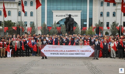 Elazığ'da "Gazilere Saygı ve Minnetle Yürüyüşü" Yoğun Katılımla Gerçekleştirildi