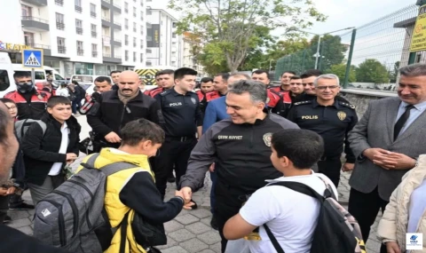 Elazığ İl Emniyet Müdürü Aydın Karan, Mustafa Kemal Ortaokulu’nu ziyaret etti